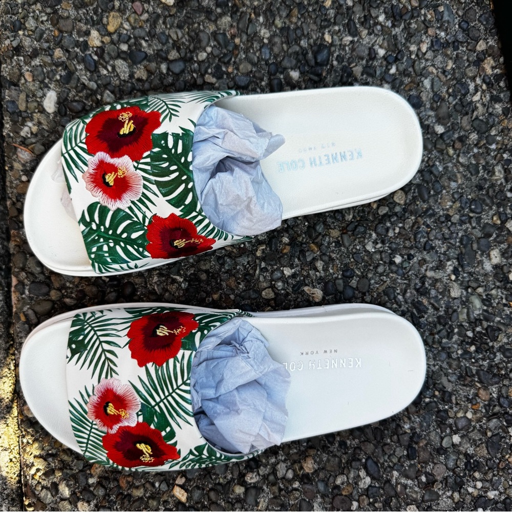 Kenneth Cole Red and Green Floral Sandals